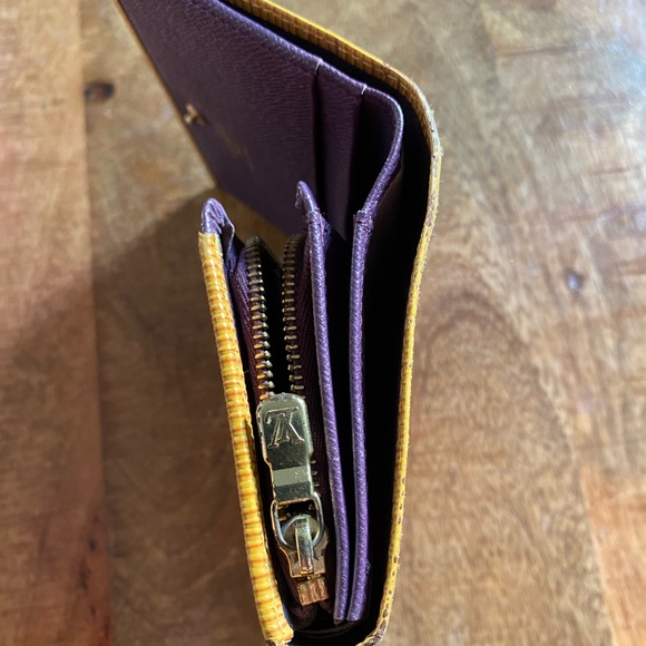 LOUIS VUITTON EPI WALLET VINTAGE - Picture 10 of 16